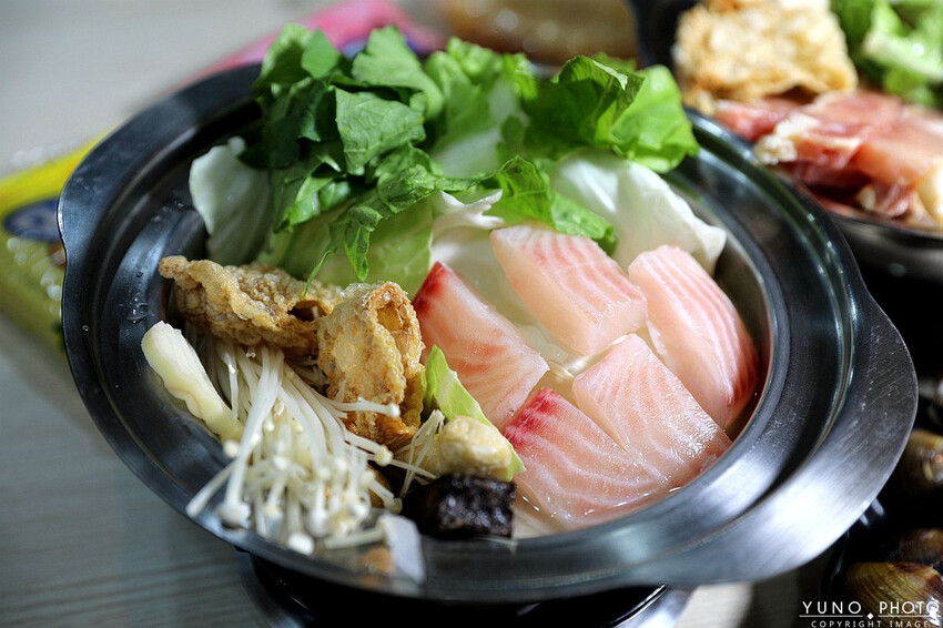 新北市蘆洲區C/P值爆表 免2百元爽吃鍋！麵食拌飯霜淇淋飲料嗑到爽 還有集點送鍋、肉品買一送一｜逸小鍋鍋の物-蘆洲店