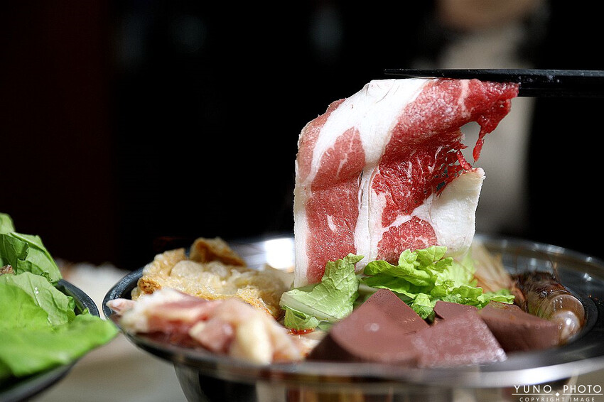 新北市蘆洲區C/P值爆表 免2百元爽吃鍋！麵食拌飯霜淇淋飲料嗑到爽 還有集點送鍋、肉品買一送一｜逸小鍋鍋の物-蘆洲店