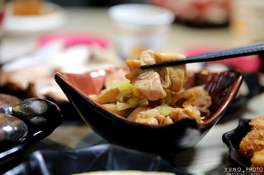 新北市蘆洲區C/P值爆表 免2百元爽吃鍋！麵食拌飯霜淇淋飲料嗑到爽 還有集點送鍋、肉品買一送一｜逸小鍋鍋の物-蘆洲店