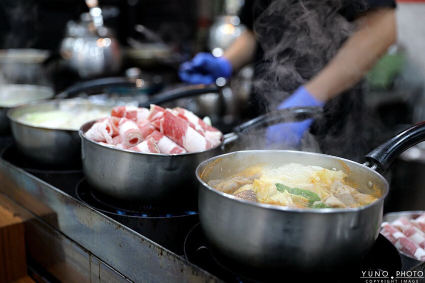 新北市蘆洲區C/P值爆表 免2百元爽吃鍋！麵食拌飯霜淇淋飲料嗑到爽 還有集點送鍋、肉品買一送一｜逸小鍋鍋の物-蘆洲店