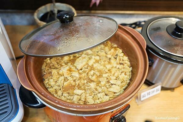新北市蘆洲區【食￭蘆洲】逸小鍋/蘆洲超高cp值的平價小火鍋/主食飯麵.飲料吧.冰淇淋自助吃到飽/火鍋湯頭20多種/蘆洲小火