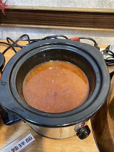 新北市蘆洲區【食￭蘆洲】逸小鍋/蘆洲超高cp值的平價小火鍋/主食飯麵.飲料吧.冰淇淋自助吃到飽/火鍋湯頭20多種/蘆洲小火