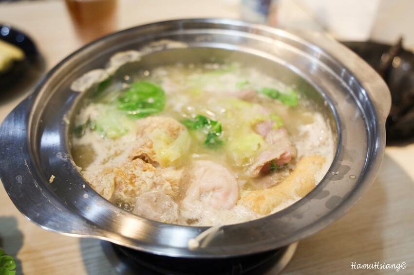 新北市蘆洲區【食￭蘆洲】逸小鍋/蘆洲超高cp值的平價小火鍋/主食飯麵.飲料吧.冰淇淋自助吃到飽/火鍋湯頭20多種/蘆洲小火