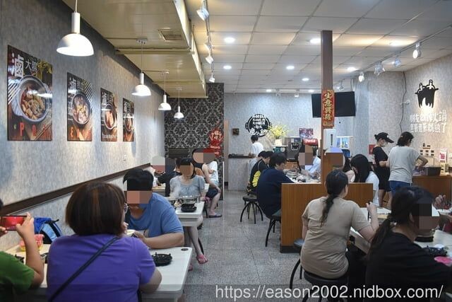 百元鍋物也有免費自助吧吃到飽！？ | 逸小鍋鍋物蘆洲店 湯頭多達20多種可以選擇，還有4款素食湯底 肉品買一送一 -  就是這樣。吃喝玩樂。愛漂亮部落格 - FashionGuide 華人時尚專業評鑑