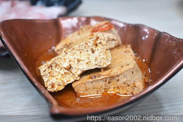 百元鍋物也有免費自助吧吃到飽！？ | 逸小鍋鍋物蘆洲店 湯頭多達20多種可以選擇，還有4款素食湯底 肉品買一送一 -  就是這樣。吃喝玩樂。愛漂亮部落格 - FashionGuide 華人時尚專業評鑑