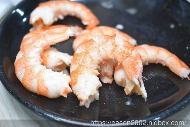 百元鍋物也有免費自助吧吃到飽！？ | 逸小鍋鍋物蘆洲店 湯頭多達20多種可以選擇，還有4款素食湯底 肉品買一送一 -  就是這樣。吃喝玩樂。愛漂亮部落格 - FashionGuide 華人時尚專業評鑑