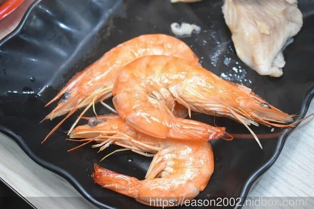百元鍋物也有免費自助吧吃到飽！？ | 逸小鍋鍋物蘆洲店 湯頭多達20多種可以選擇，還有4款素食湯底 肉品買一送一 -  就是這樣。吃喝玩樂。愛漂亮部落格 - FashionGuide 華人時尚專業評鑑