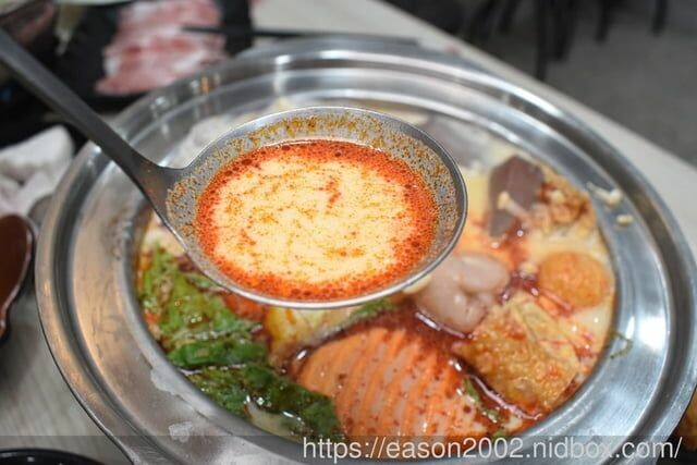 百元鍋物也有免費自助吧吃到飽！？ | 逸小鍋鍋物蘆洲店 湯頭多達20多種可以選擇，還有4款素食湯底 肉品買一送一 -  就是這樣。吃喝玩樂。愛漂亮部落格 - FashionGuide 華人時尚專業評鑑