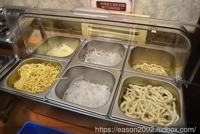 百元鍋物也有免費自助吧吃到飽！？ | 逸小鍋鍋物蘆洲店 湯頭多達20多種可以選擇，還有4款素食湯底 肉品買一送一 -  就是這樣。吃喝玩樂。愛漂亮部落格 - FashionGuide 華人時尚專業評鑑