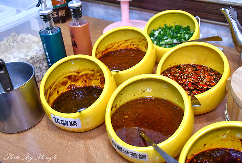 牛豬羊肉片買一送一，竟然還有壽喜燒飯自助吧吃到飽