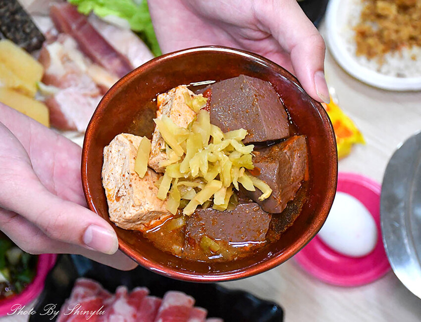 牛豬羊肉片買一送一，竟然還有壽喜燒飯自助吧吃到飽