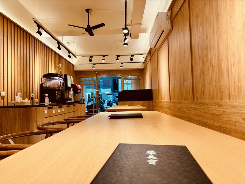 桃園市中壢區桃園美食｜集英會牛肉麵-中央東店，熟悉的味道竟已默默開了第三家店嚕。（中壢美食/中壢新店/中壢火車站美