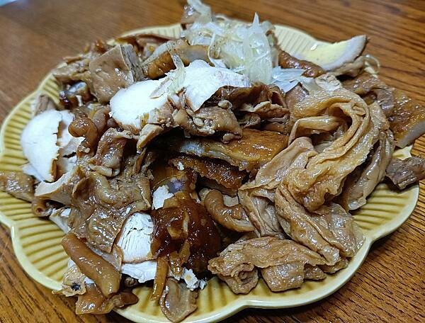 高雄市左營區嗡嗡嗡～喝過蜂蜜水、吃過蜂蜜口味的鬆餅，就是沒吃過蜂蜜滷味！【milomi蜂蜜滷味】香甜好吃，而且品項很多