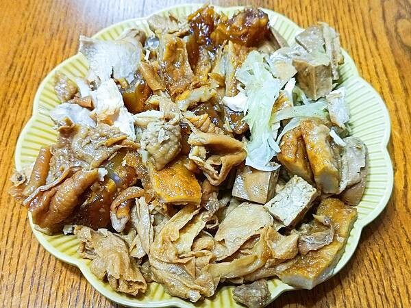 高雄市左營區嗡嗡嗡～喝過蜂蜜水、吃過蜂蜜口味的鬆餅，就是沒吃過蜂蜜滷味！【milomi蜂蜜滷味】香甜好吃，而且品項很多