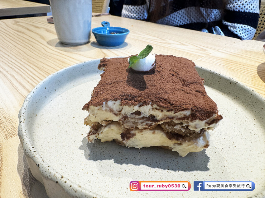 台北市大安區【東區早午餐】青沐大安店-附菜單-鮭魚卵、生食級干貝入義大利麵，漢堡放入整隻酥炸軟殼蟹超 -近捷運忠孝復