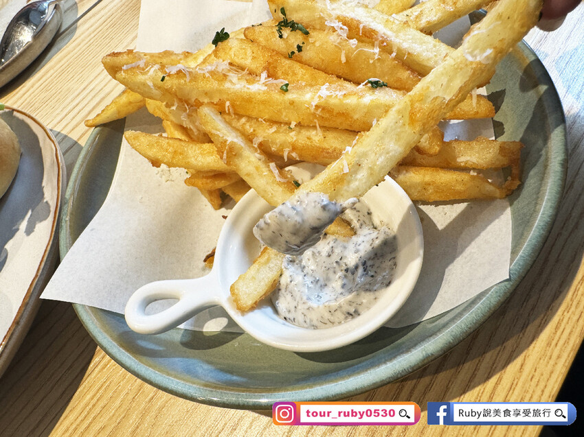 台北市大安區【東區早午餐】青沐大安店-附菜單-鮭魚卵、生食級干貝入義大利麵，漢堡放入整隻酥炸軟殼蟹超 -近捷運忠孝復