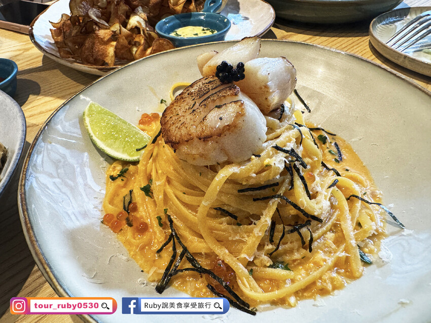 台北市大安區【東區早午餐】青沐大安店-附菜單-鮭魚卵、生食級干貝入義大利麵，漢堡放入整隻酥炸軟殼蟹超 -近捷運忠孝復