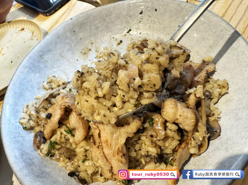 台北市大安區【東區早午餐】青沐大安店-附菜單-鮭魚卵、生食級干貝入義大利麵，漢堡放入整隻酥炸軟殼蟹超 -近捷運忠孝復