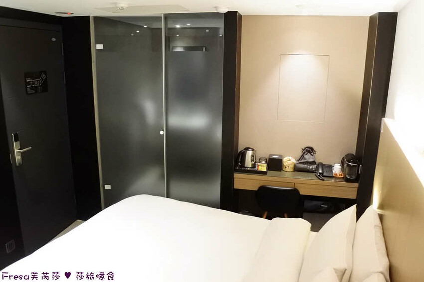 台中市中區台中飯店【漫旅光城】美哉！第二市場步行即抵.高樓景色山景遼闊.典雅設計感旅宿│停車場│一中商圈│第一廣場│