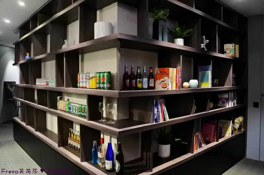 台中市中區台中飯店【漫旅光城】美哉！第二市場步行即抵.高樓景色山景遼闊.典雅設計感旅宿│停車場│一中商圈│第一廣場│