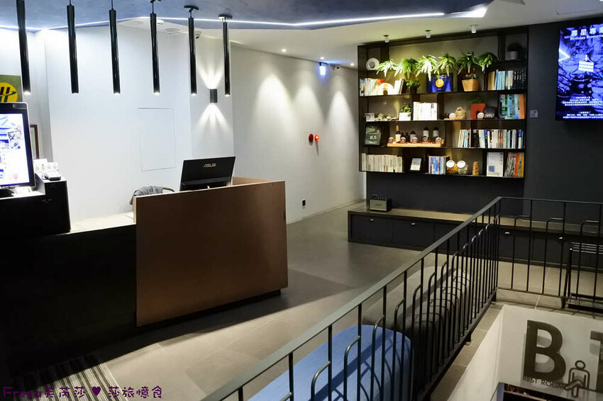 台中市中區台中飯店【漫旅光城】美哉！第二市場步行即抵.高樓景色山景遼闊.典雅設計感旅宿│停車場│一中商圈│第一廣場│