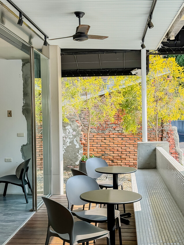 高雄市新興區良運咖啡 – HoYun cafe x 鄰近逍遙園白色小屋咖啡店