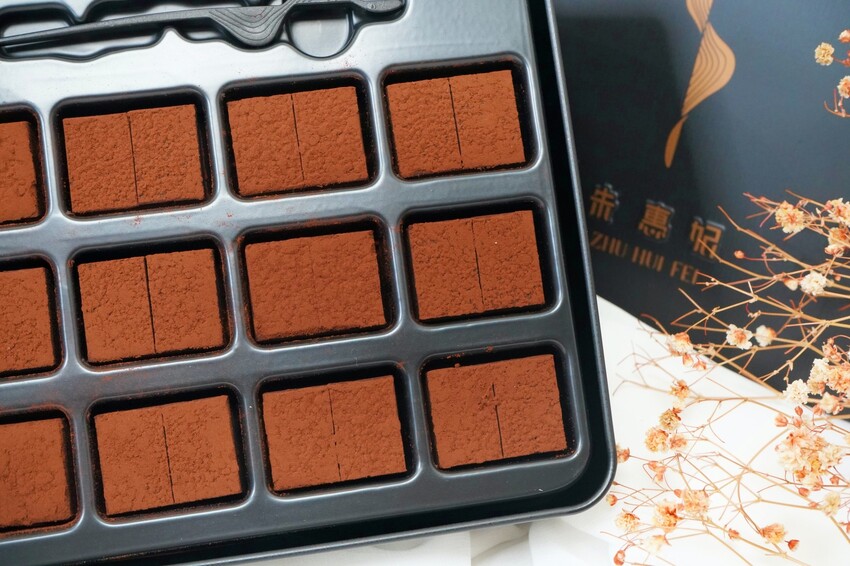 台中市南屯區台中質感鐵盒伴手禮,多達16種口味,每日提供多種口味試吃!