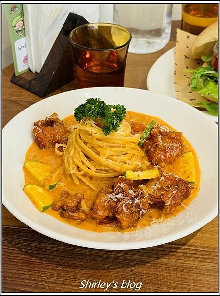 捷運國父紀念館站 ‧ Waku ⁺ burger pasta 捷運國父紀念館站 ‧ Waku ⁺ burger pasta