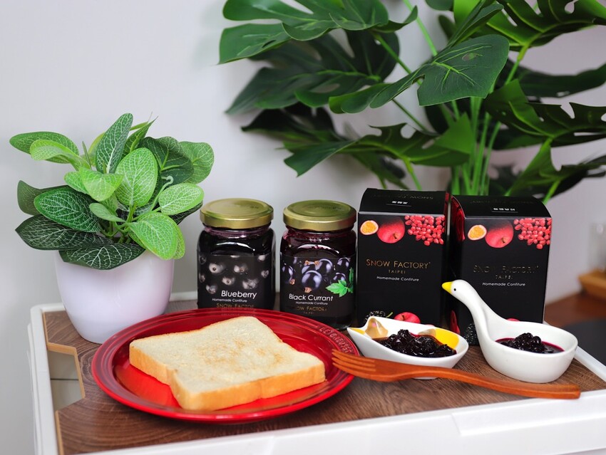 新北市新莊區SNOW FACTORY雪坊精品優格:100%鮮奶製作的國際級精品優格/優格冰淇淋.顛覆你對優格的想像