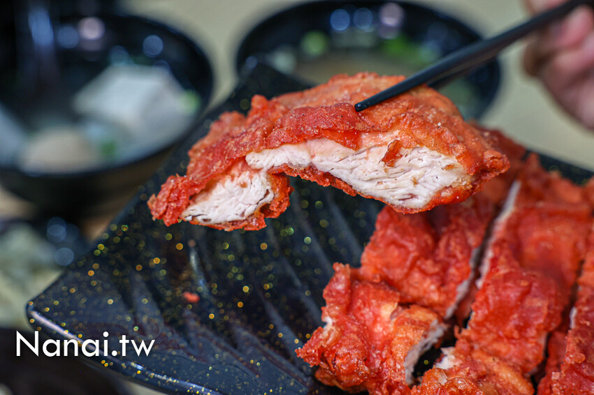 光明街新店！必點銷魂腿庫飯，還有被爌肉耽誤的紅鞠雞排