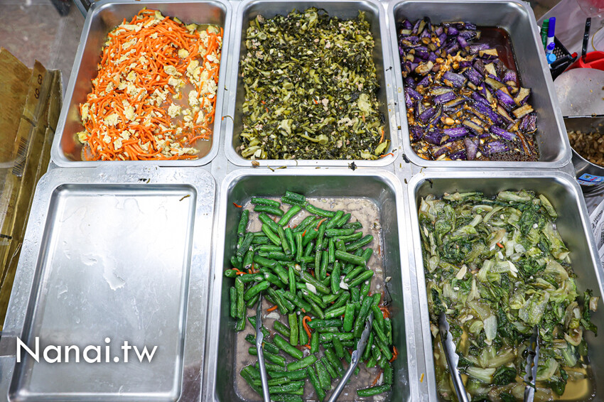 光明街新店！必點銷魂腿庫飯，還有被爌肉耽誤的紅鞠雞排