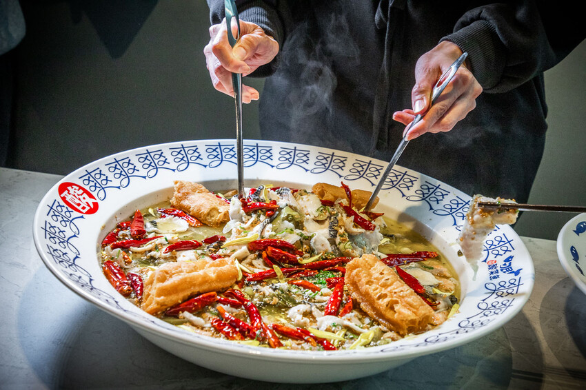 台北市萬華區刁民酸菜魚西門中華店|鄉民們都暴動啦!最強酸菜魚最新分店開幕