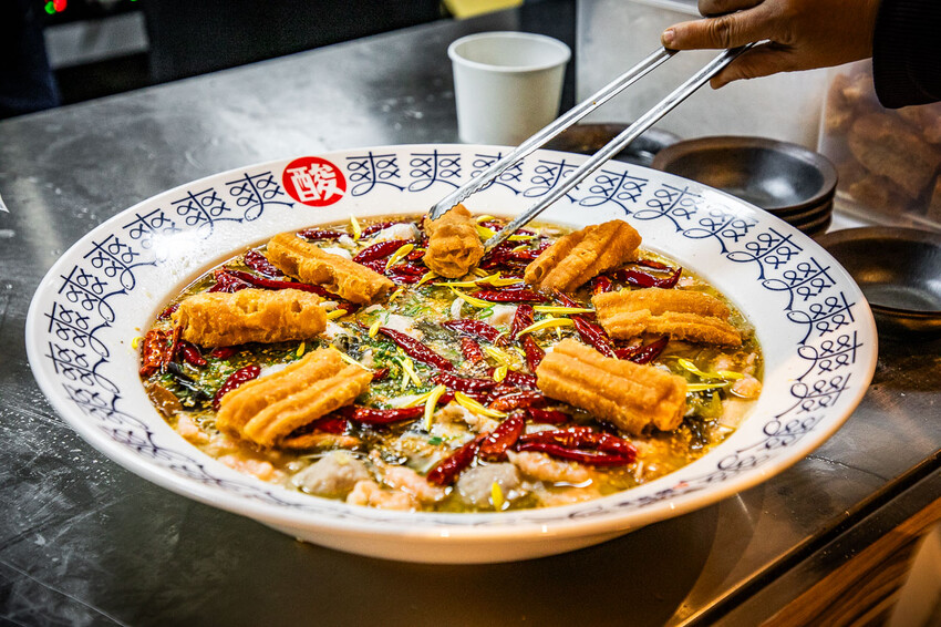 台北市萬華區刁民酸菜魚西門中華店|鄉民們都暴動啦!最強酸菜魚最新分店開幕