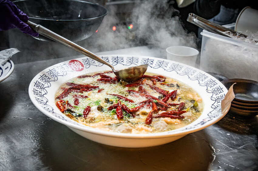 台北市萬華區刁民酸菜魚西門中華店|鄉民們都暴動啦!最強酸菜魚最新分店開幕