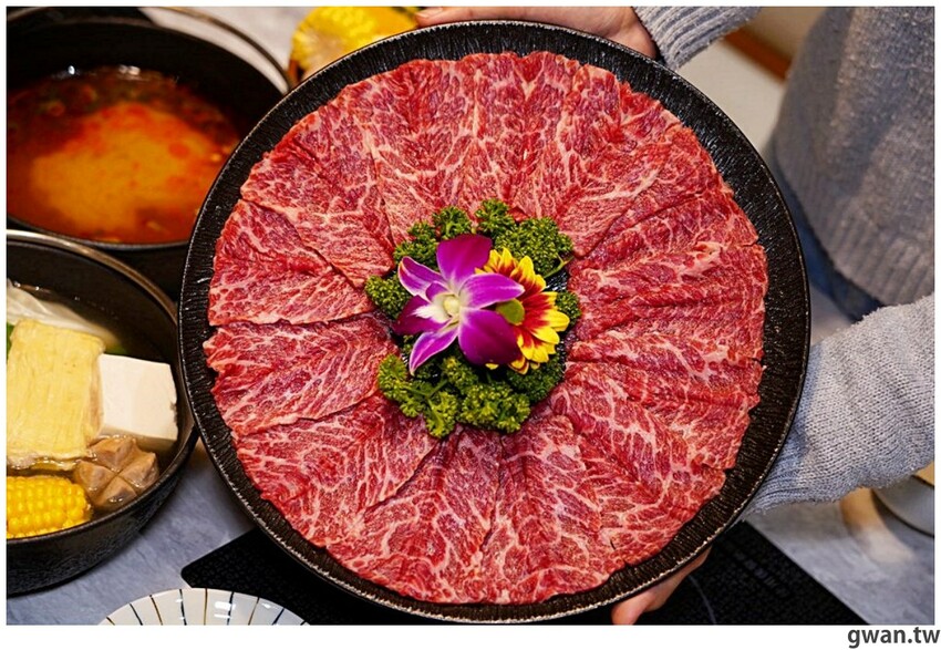 來自台南的人氣火鍋店,每月29號肉盤買一送一