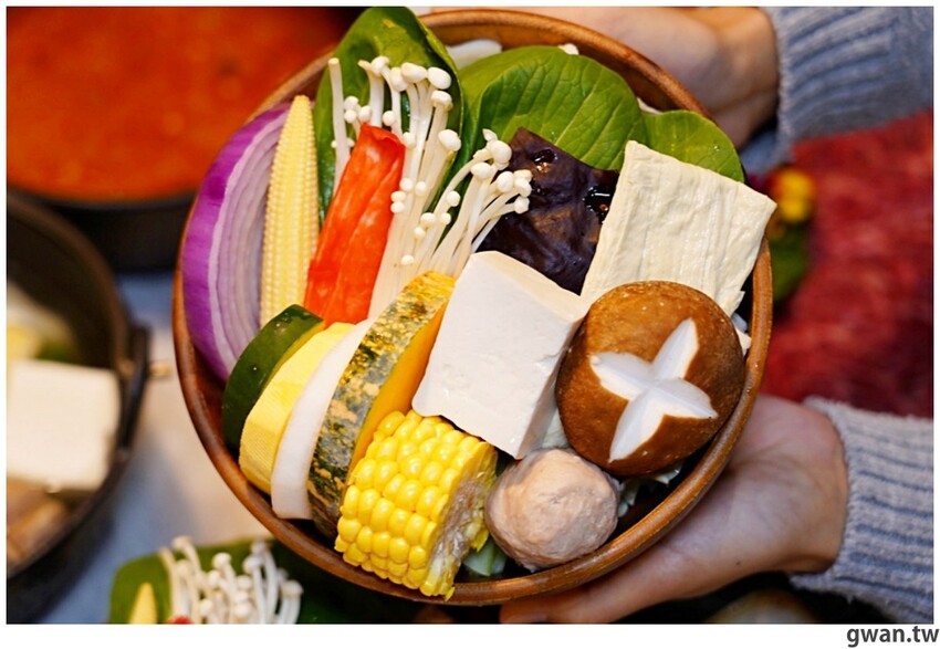 來自台南的人氣火鍋店,每月29號肉盤買一送一