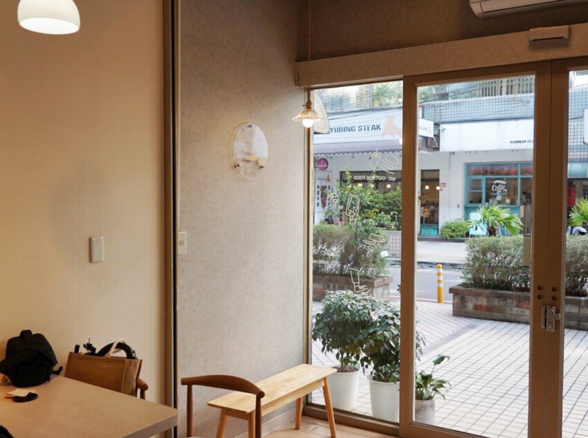 中壢最美餐盤在哪？冬季限定草莓可朗芙好好拍！重點是也好吃，手作豬肉漢堡排飯也是必點～