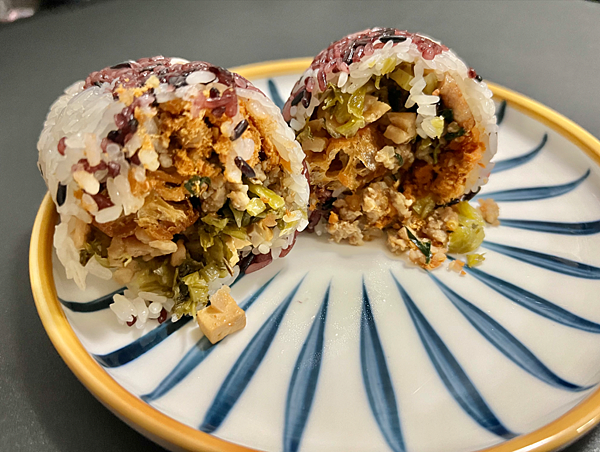 【台北信義區美食】More飯養生飯糰 x 招牌模範飯糰,獨特