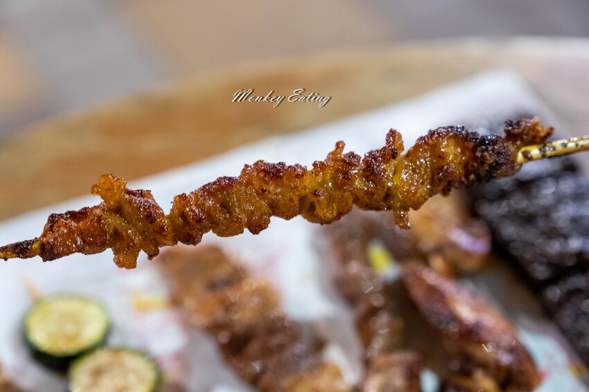 【台中南屯】直男串燒｜漁人町市集日式串燒，獨門醬汁手工燒烤，豬肉蔬菜捲、五花肉、雞皮串大推！ - 貪吃猴的幻想