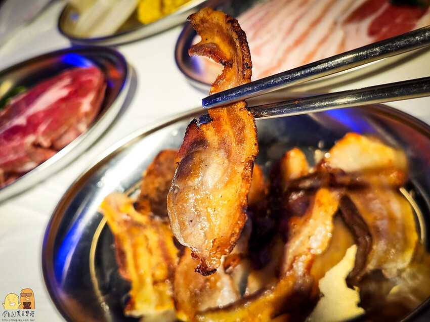 台北市松山區南京復興站新開幕韓式燒烤-本家選手村,韓系鮮肉桌邊幫你烤,超有特色調酒搭配試營運活動肉類買1送1