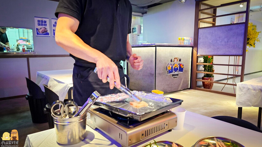 台北市松山區南京復興站新開幕韓式燒烤-本家選手村,韓系鮮肉桌邊幫你烤,超有特色調酒搭配試營運活動肉類買1送1