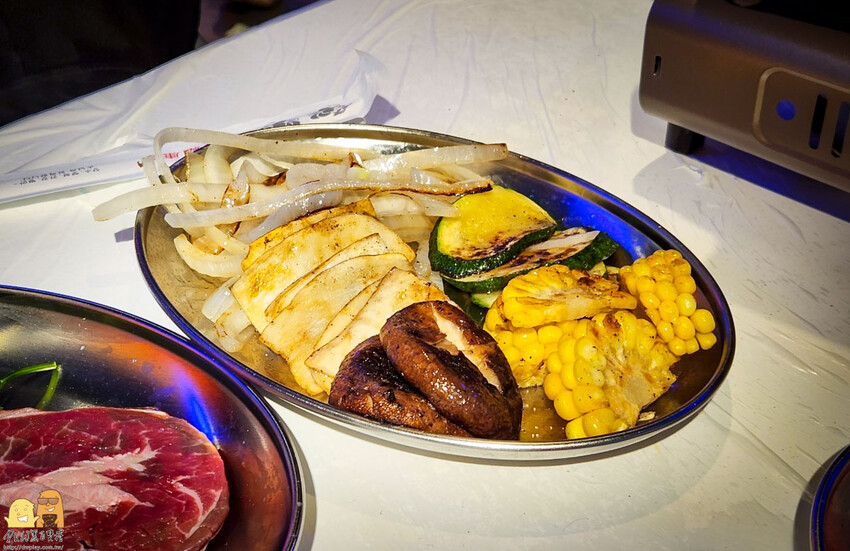 台北市松山區南京復興站新開幕韓式燒烤-本家選手村,韓系鮮肉桌邊幫你烤,超有特色調酒搭配試營運活動肉類買1送1