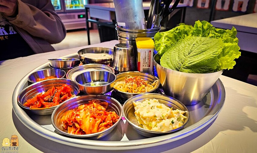 台北市松山區南京復興站新開幕韓式燒烤-本家選手村,韓系鮮肉桌邊幫你烤,超有特色調酒搭配試營運活動肉類買1送1