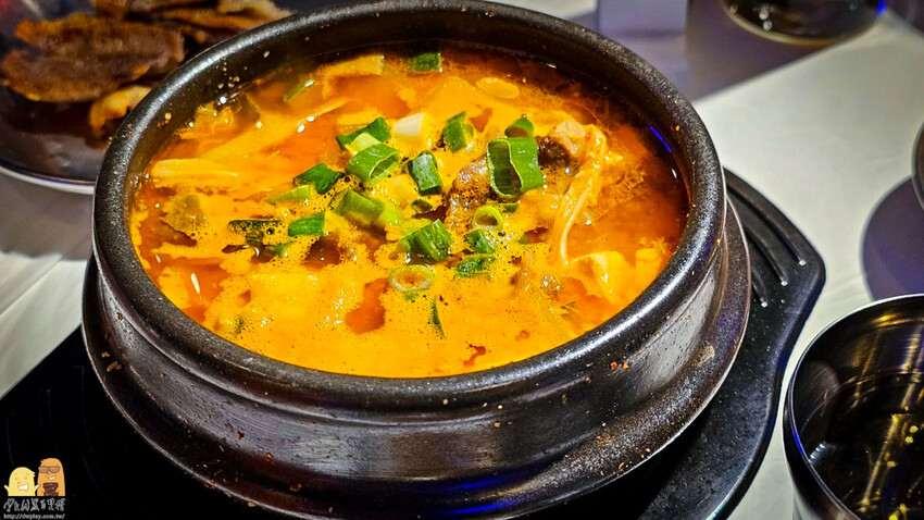 台北市松山區南京復興站新開幕韓式燒烤-本家選手村,韓系鮮肉桌邊幫你烤,超有特色調酒搭配試營運活動肉類買1送1