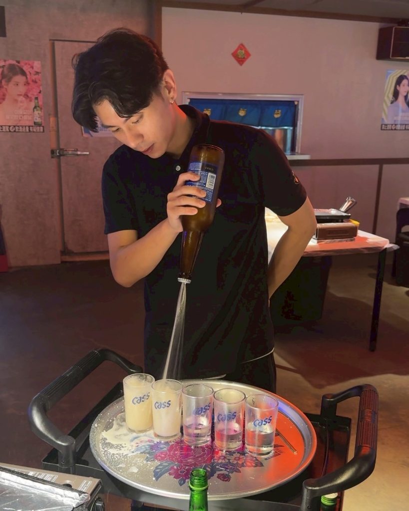 台北松山區道地韓式燒肉!本家選手村帥歐爸桌邊烤肉,小菜無限吃到飽。