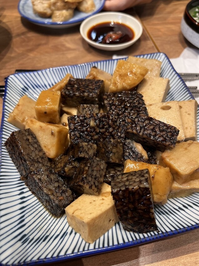 桃園市桃園區【桃園麵食】清燉牛肉麵好吃!湯頭好肉大塊【小巷子清燉牛肉麵】大有店，小菜滷味也不要錯過