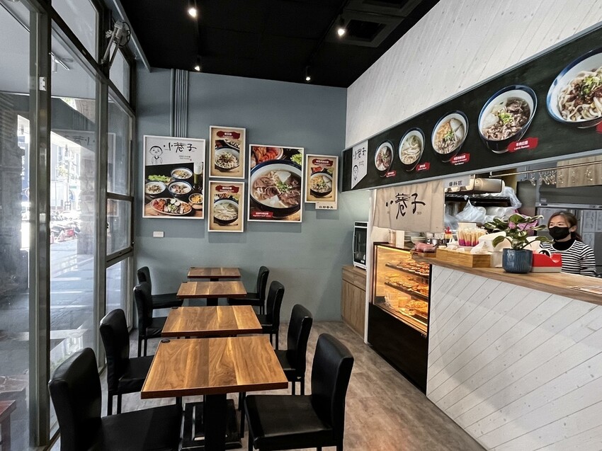 桃園市桃園區【桃園麵食】清燉牛肉麵好吃!湯頭好肉大塊【小巷子清燉牛肉麵】大有店，小菜滷味也不要錯過