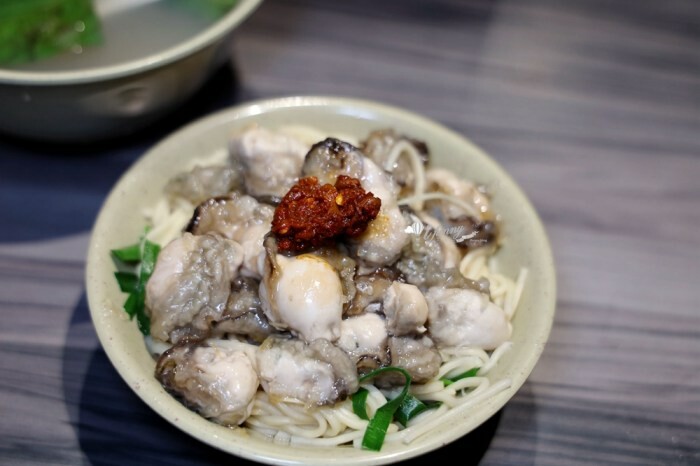 讓味蕾大滿足的美食選擇!思汗烤雞在中和板橋提供現烤蒜香烤雞二吃,還有雞油糥米飯和鮮美雞湯,必試的美味。