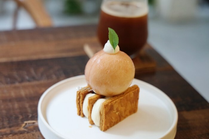 讓味蕾大滿足的美食選擇!思汗烤雞在中和板橋提供現烤蒜香烤雞二吃,還有雞油糥米飯和鮮美雞湯,必試的美味。