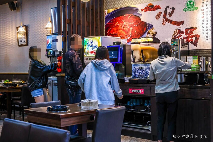 新北市蘆洲區【蘆洲火鍋推薦】羽臨創意湯鍋 主食自助吧吃到飽,一個人也能吃酸菜魚火鍋